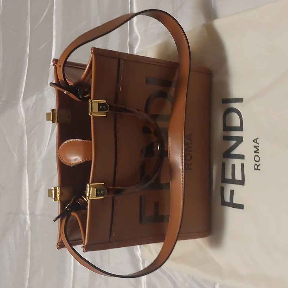 New Authentic Fendi Tan Calfskin Sunshine Tote with Tortoise Shell Handles - Picture 6 of 11